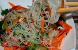 Салат с фунчозой - необычные рецепты вкусной закуски
