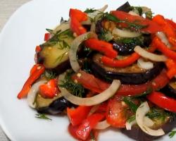 Kızarmış patlıcan salatası Patlıcan ve domates salatası tarifleri nasıl bükülür
