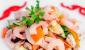 Karides salatası: lezzetli tarifler Kaplan karides ve kalamar salatası